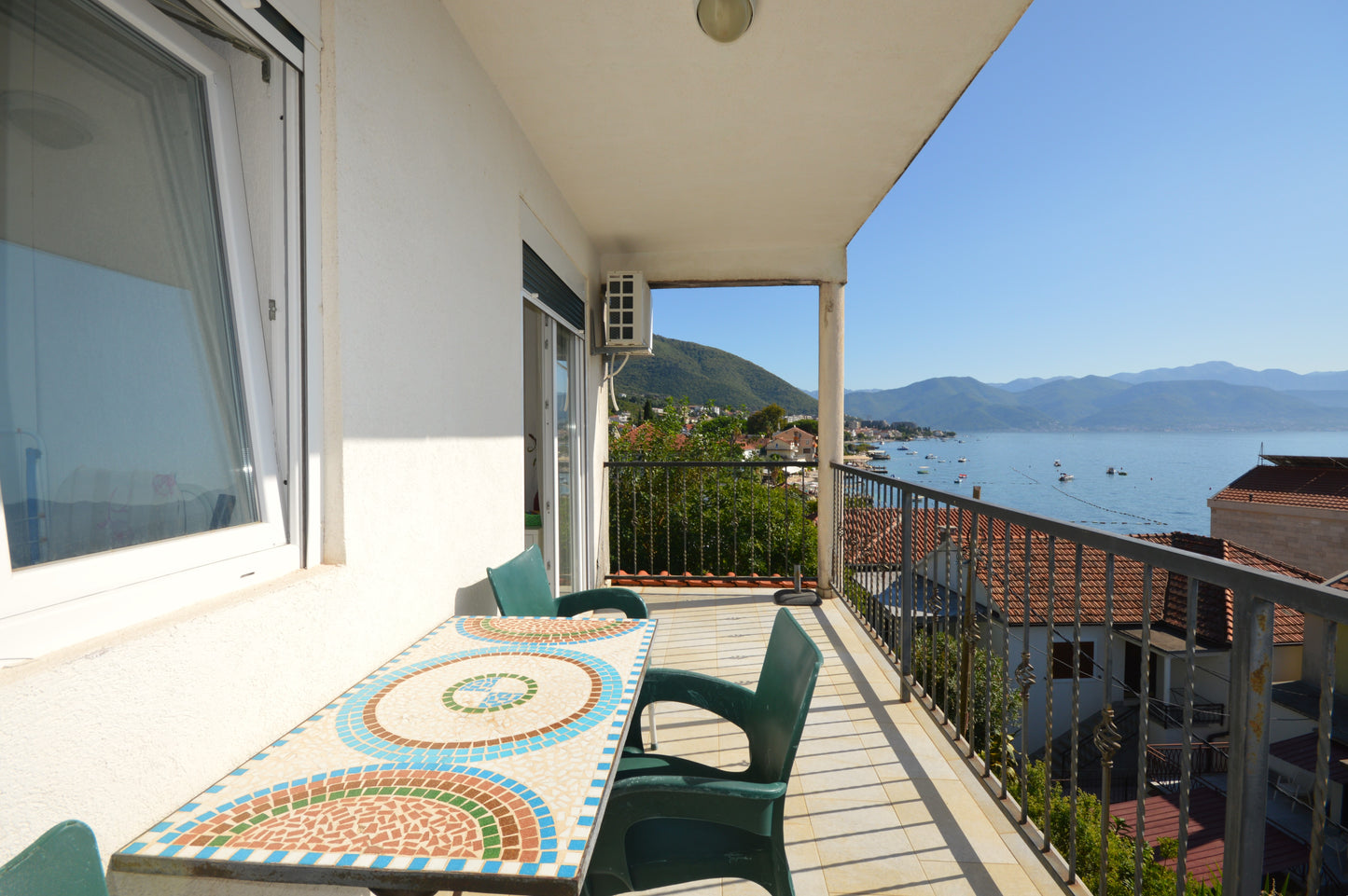 1 Bedroom Apartment In Djenovici Overlooking The Bay