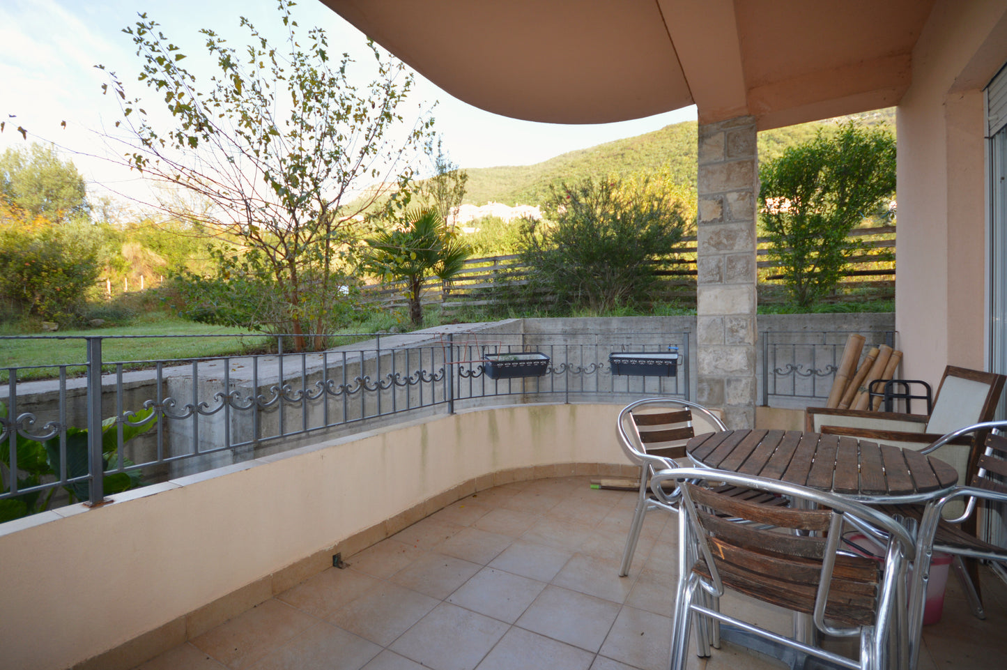 2 Bedroom Apartment 250m From The Sea In Djenovici