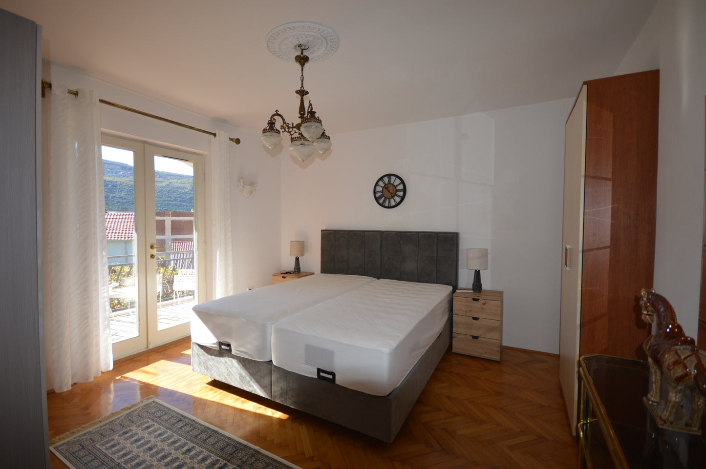 Large House In Kumbor Consisting Of 3 Separate Apartments