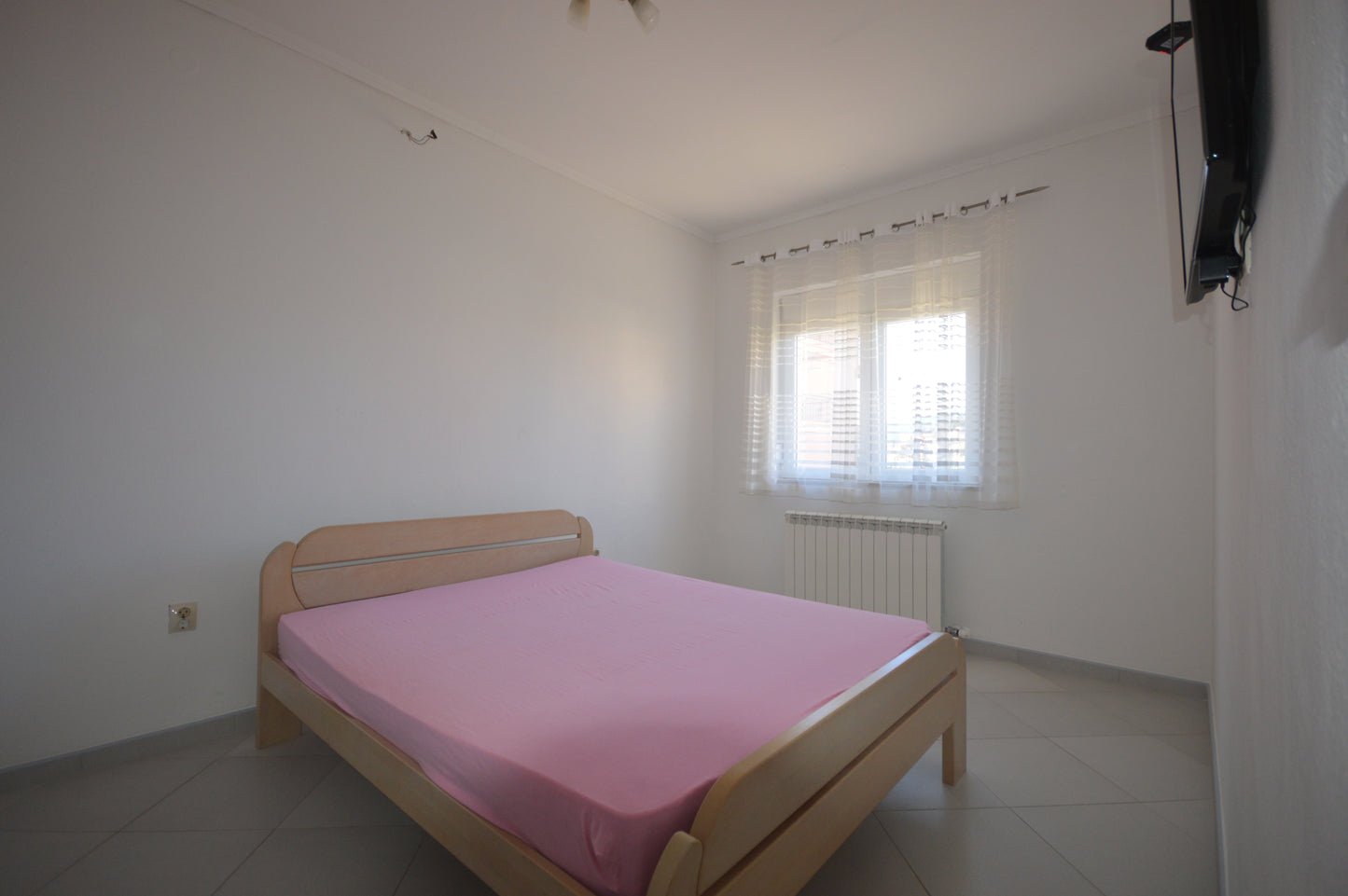 Modern, New 4 Bedroom House In Podi With Large Plot And Parking