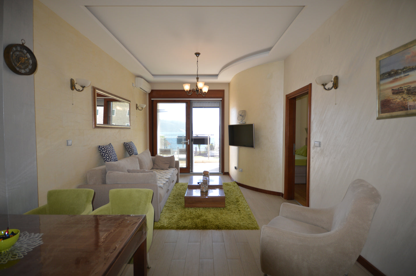 Front Line Apartment With Parking & Sea View In Meljine