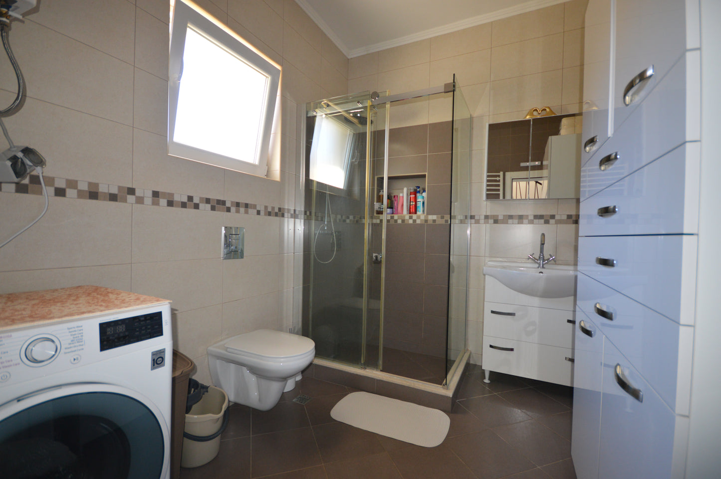 Modern, New 4 Bedroom House In Podi With Large Plot And Parking