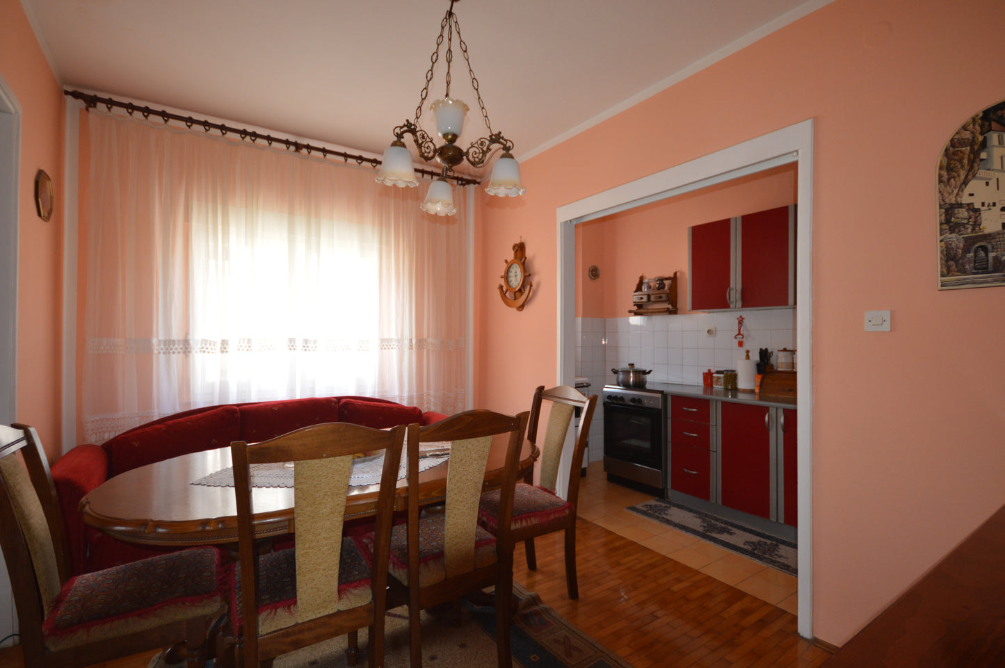 5 Bedroom House in Crveni Krst With Parking
