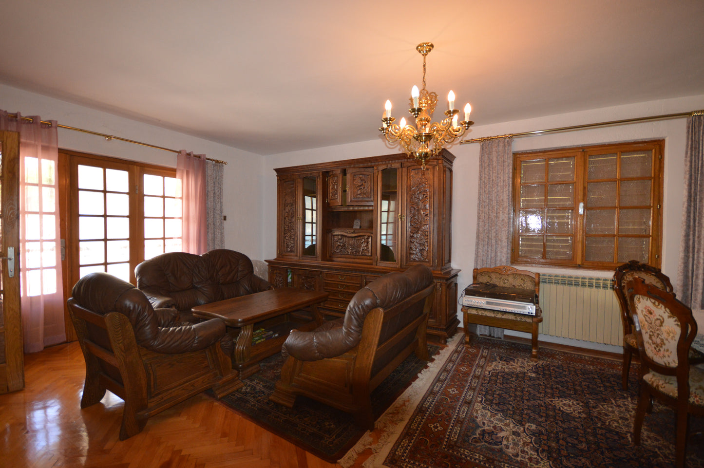 Large House With Studio Apartment & Sea View In Heart Of Igalo