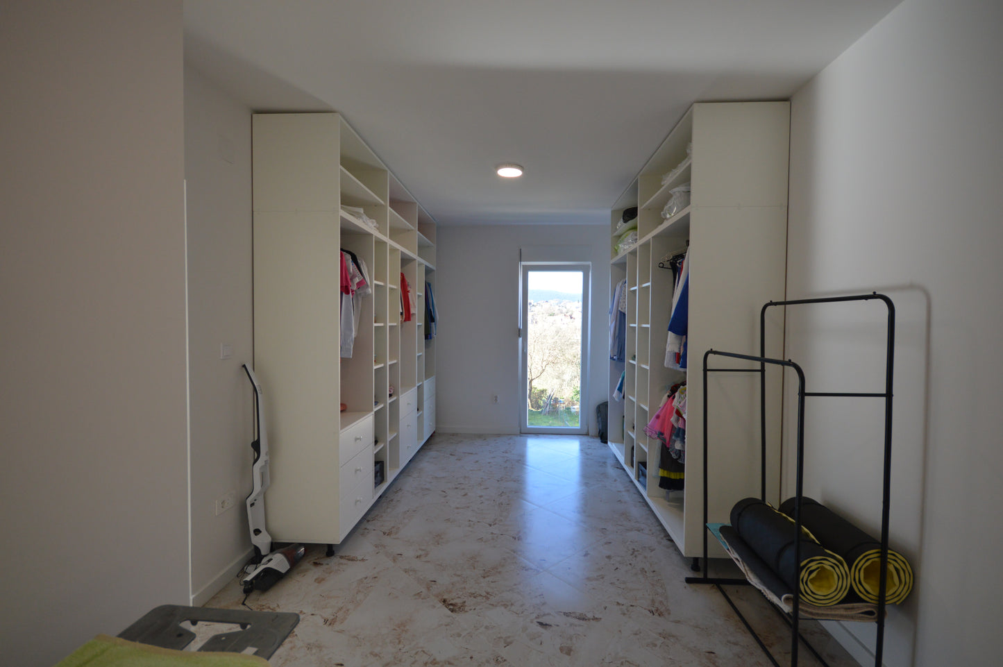 Modern, New 4 Bedroom House In Podi With Large Plot And Parking