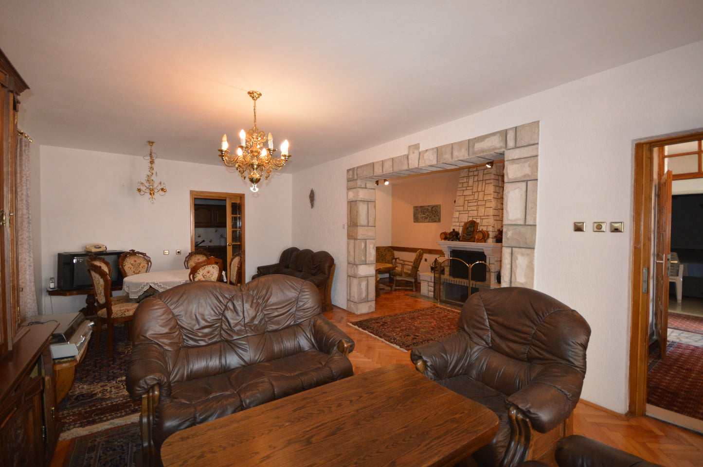 Large House With Studio Apartment & Sea View In Heart Of Igalo