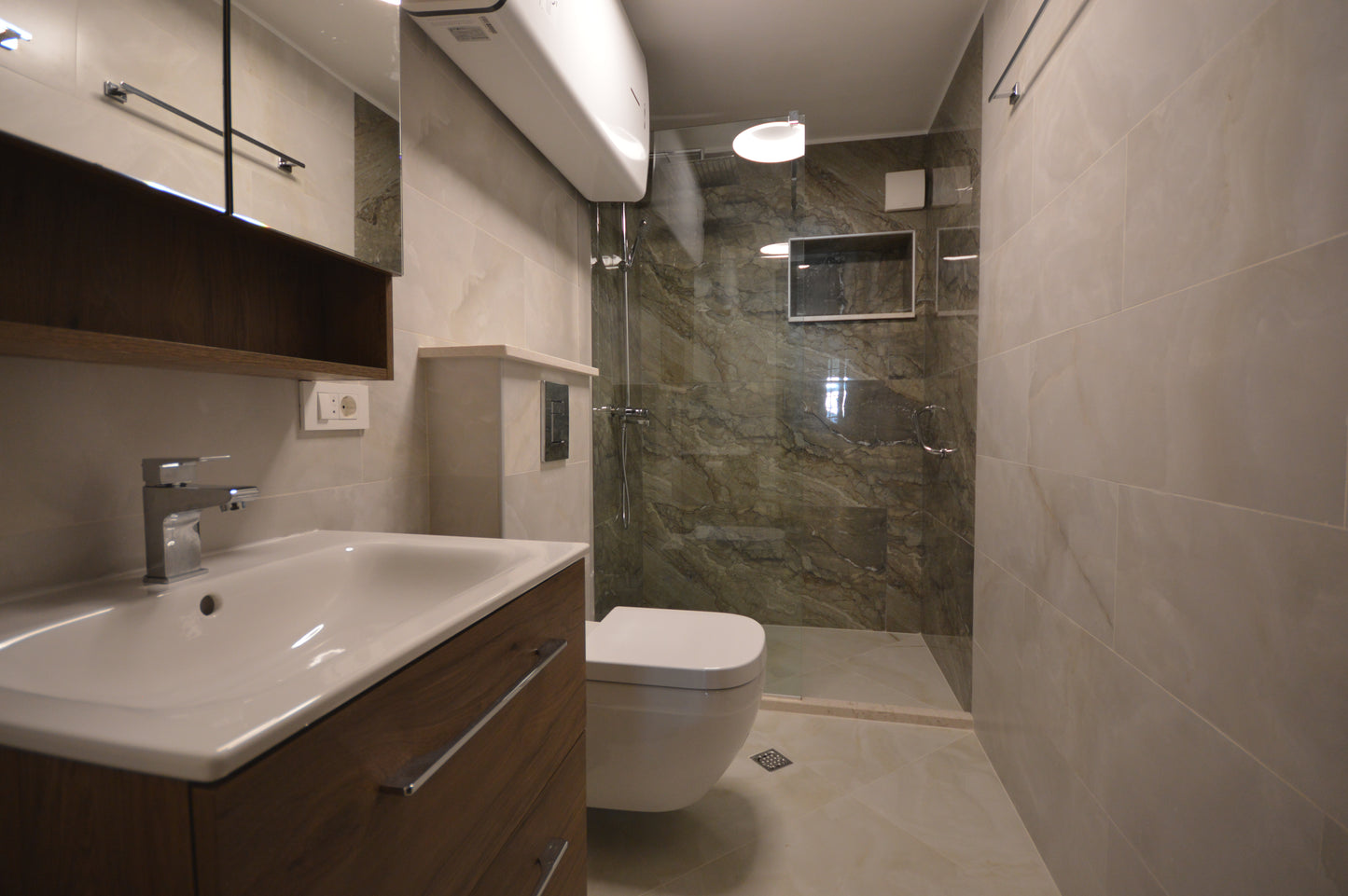 2 Bedroom Apartment 250m From Porto Novi, Kumbor