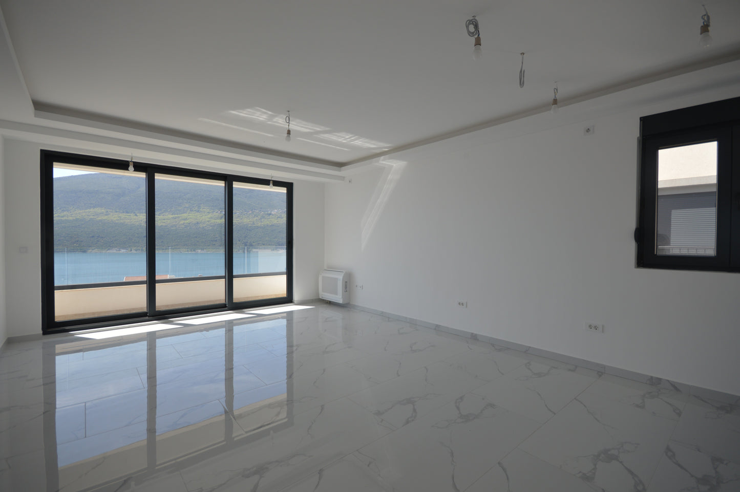 Large 2 Bedroom Apartment With 2 Parking Spaces In Djenovici