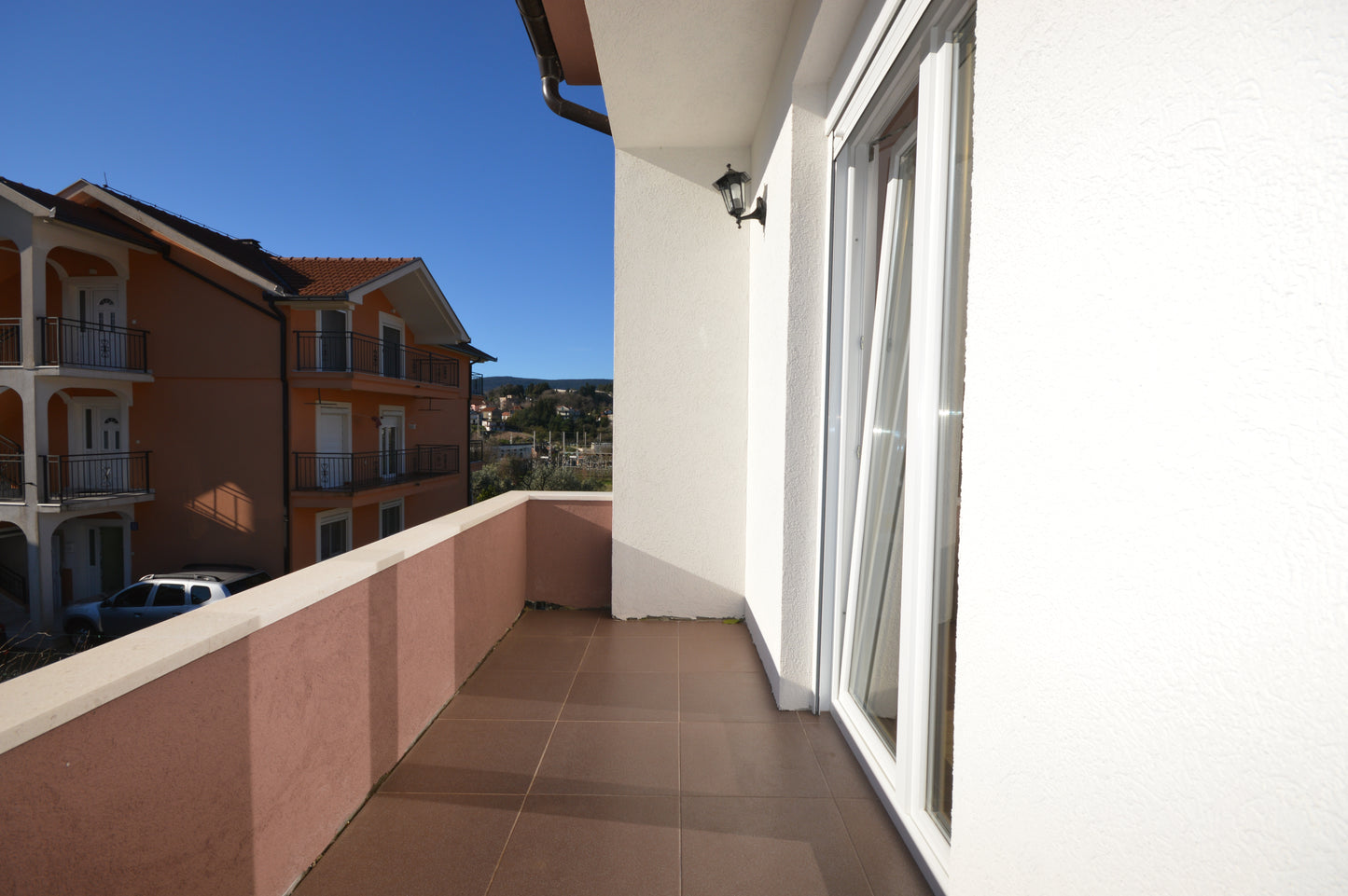 Modern, New 4 Bedroom House In Podi With Large Plot And Parking