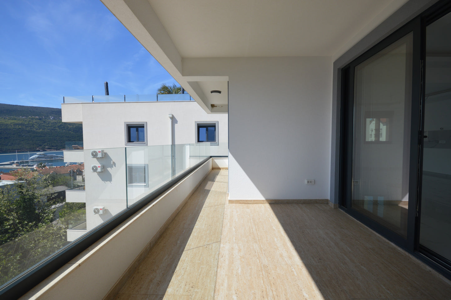 Large 2 Bedroom Apartment With 2 Parking Spaces In Djenovici