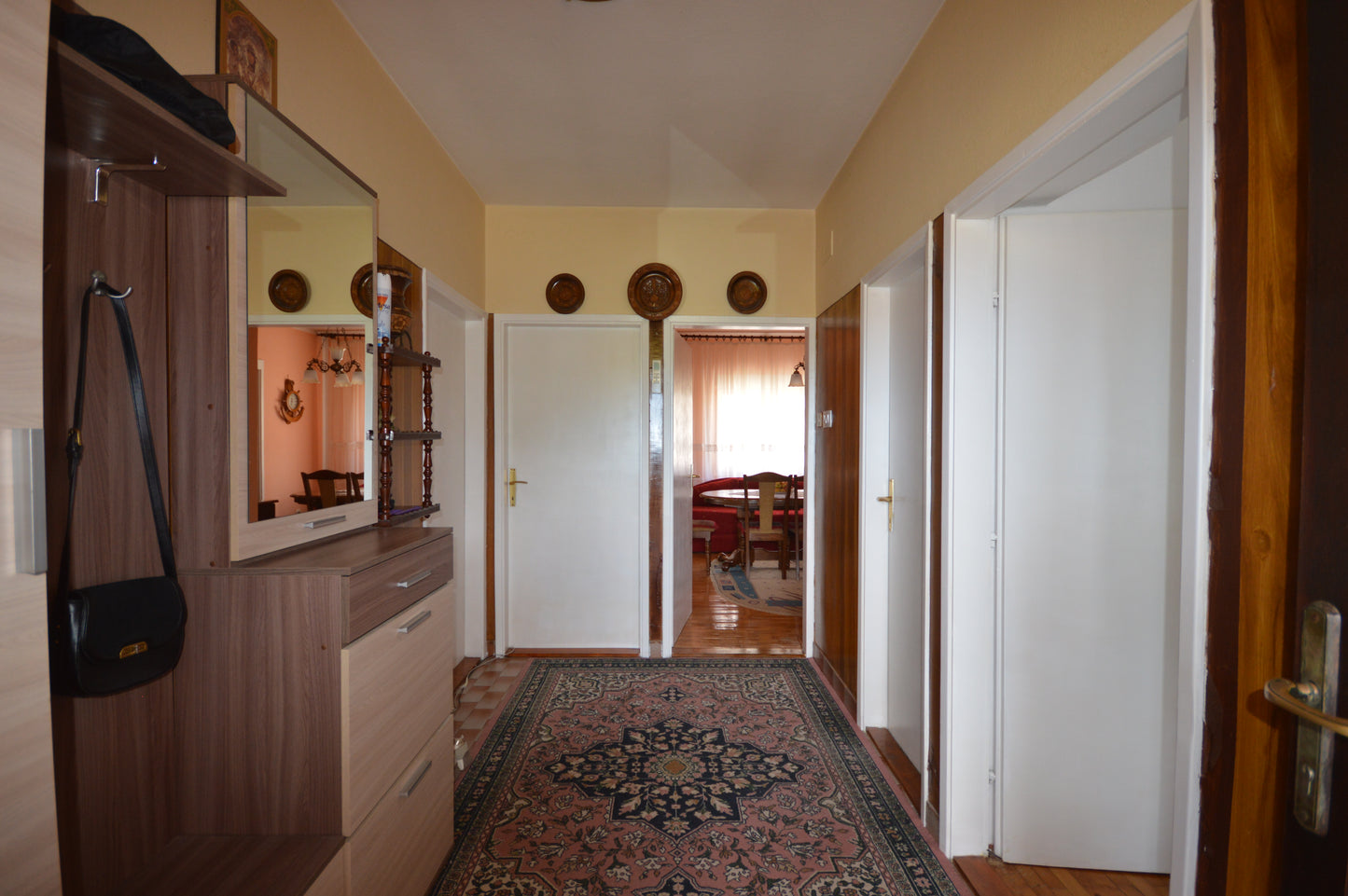 5 Bedroom House in Crveni Krst With Parking