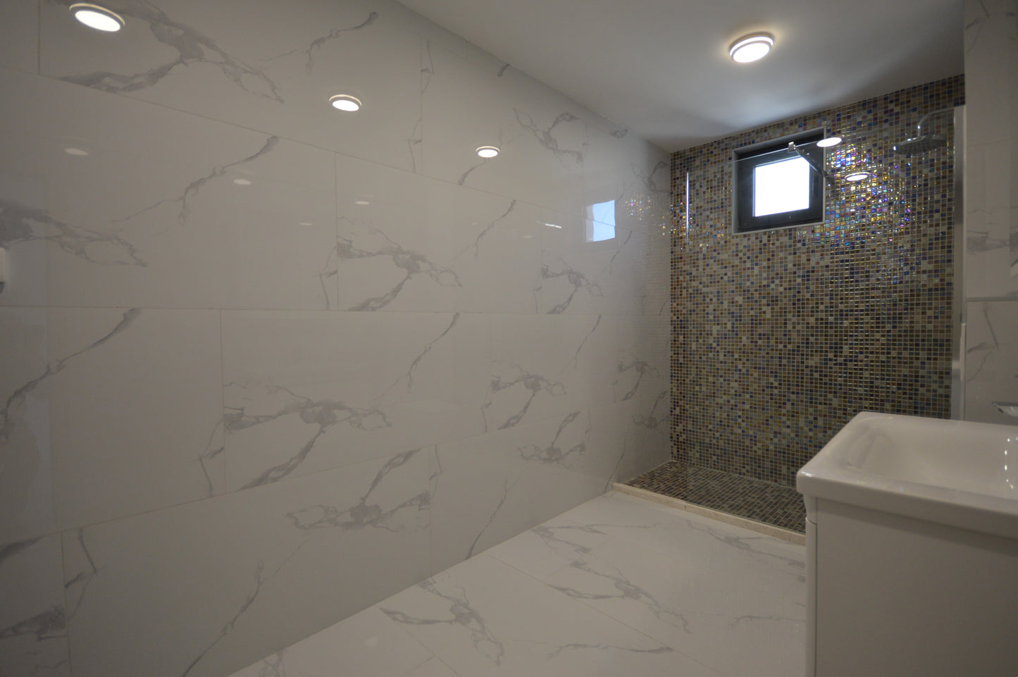 Large 2 Bedroom Apartment With 2 Parking Spaces In Djenovici