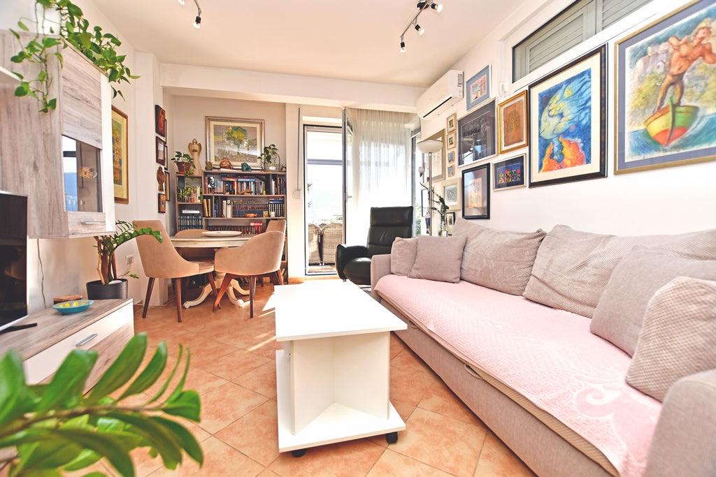 Charming Sea-View Apartment with Large Terrace In Herceg Novi