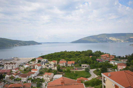 Spacious 2 Bedroom Apartment in Zelenika With Sea View