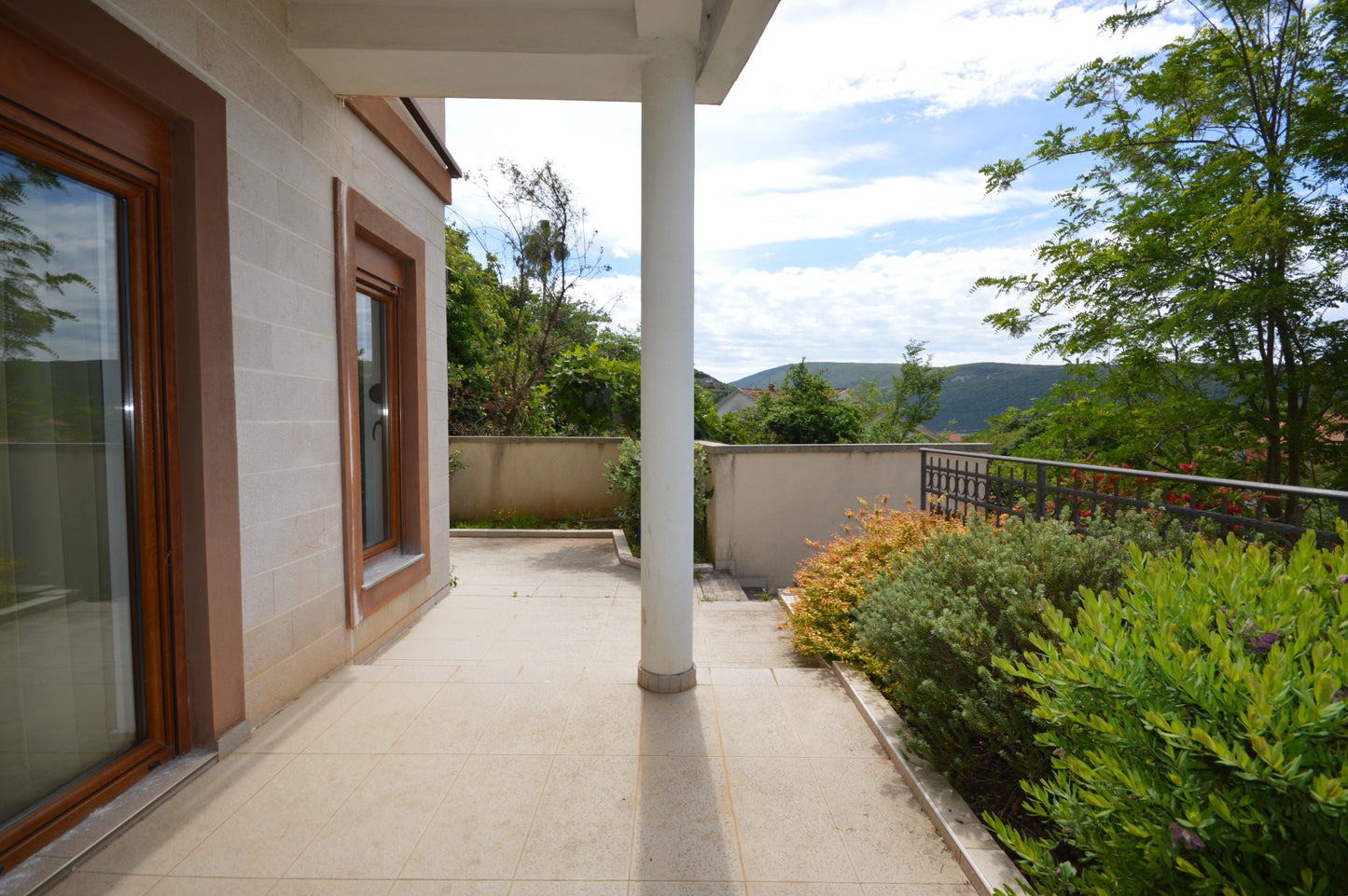 1 Bedroom Ground Floor Apartment in Zelenika With Sea View & Private Yard