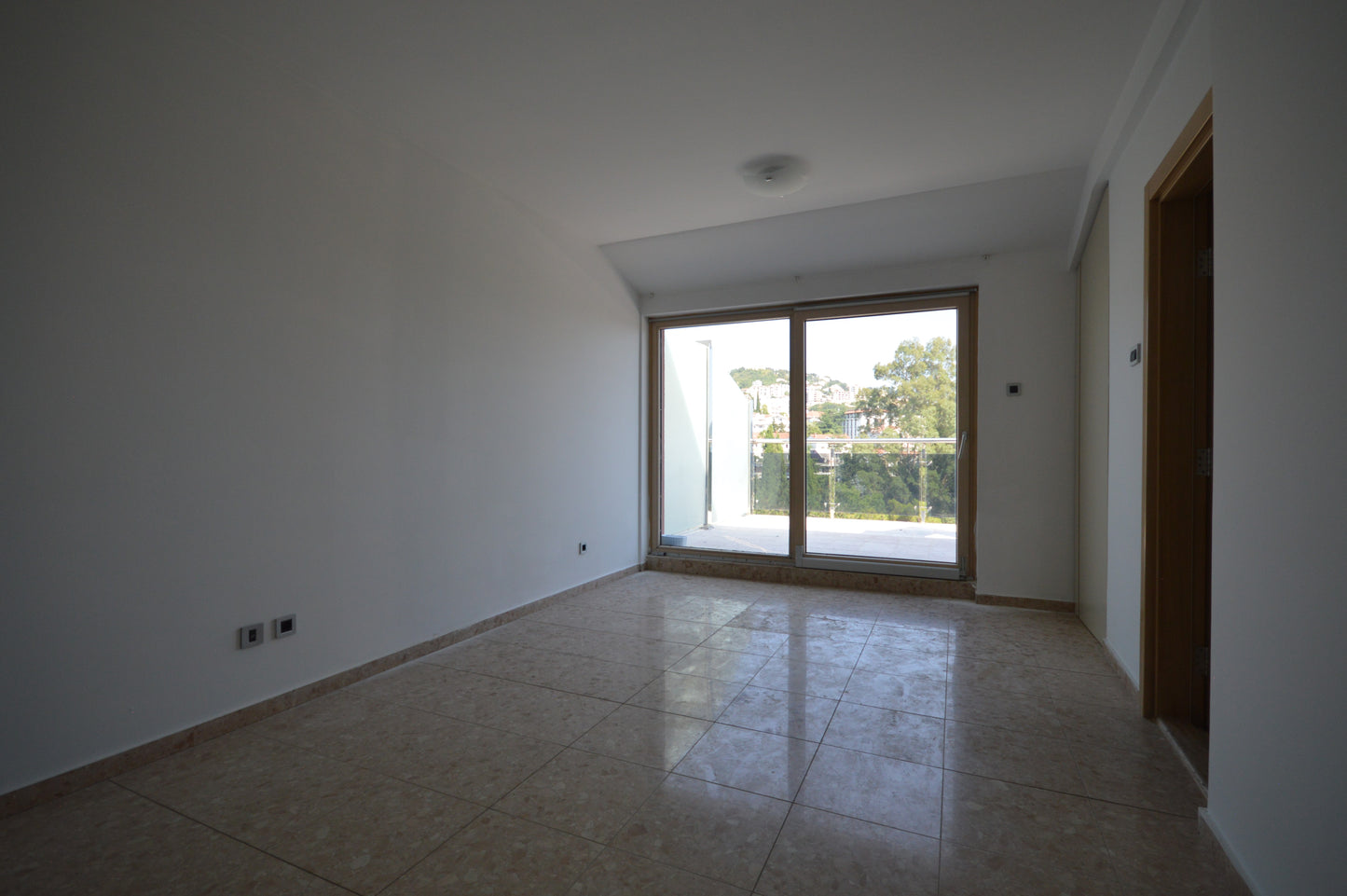 Modern 3 Bedroom Apartment in the Center of Igalo 50m from the Sea
