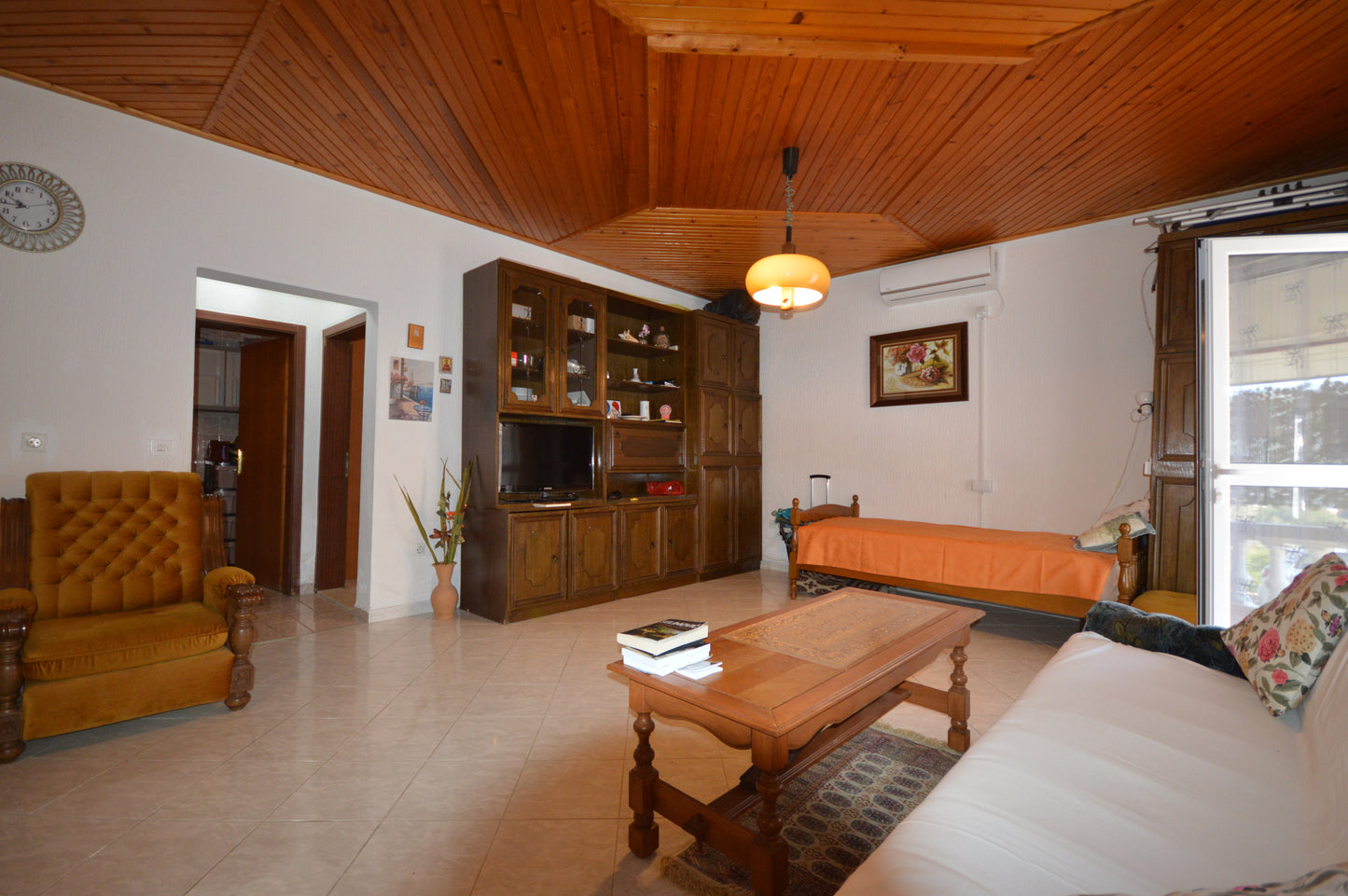 Spacious Apartment in Đenovići Just 500m From The Sea & Porto Novi