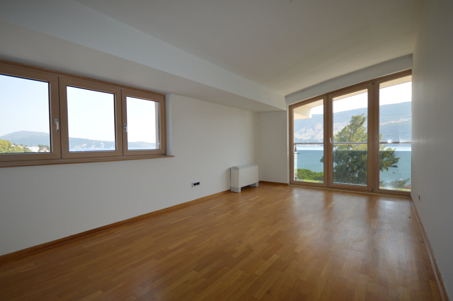 Modern 3 Bedroom Apartment in the Center of Igalo 50m from the Sea