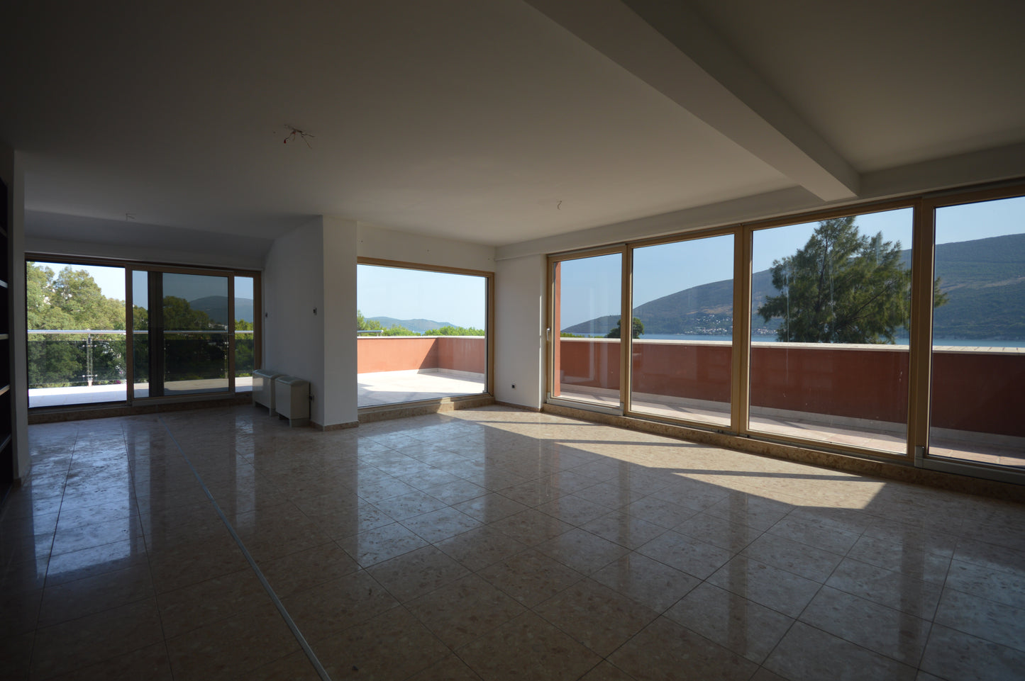 Modern 3 Bedroom Apartment in the Center of Igalo 50m from the Sea
