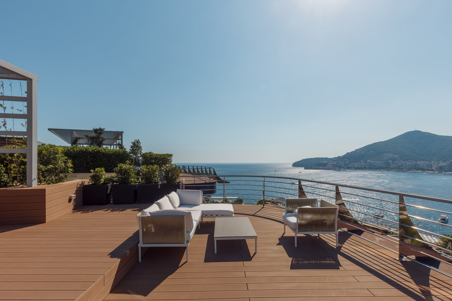 Penthouse With Panoramic Views And Jacuzzi In Budva