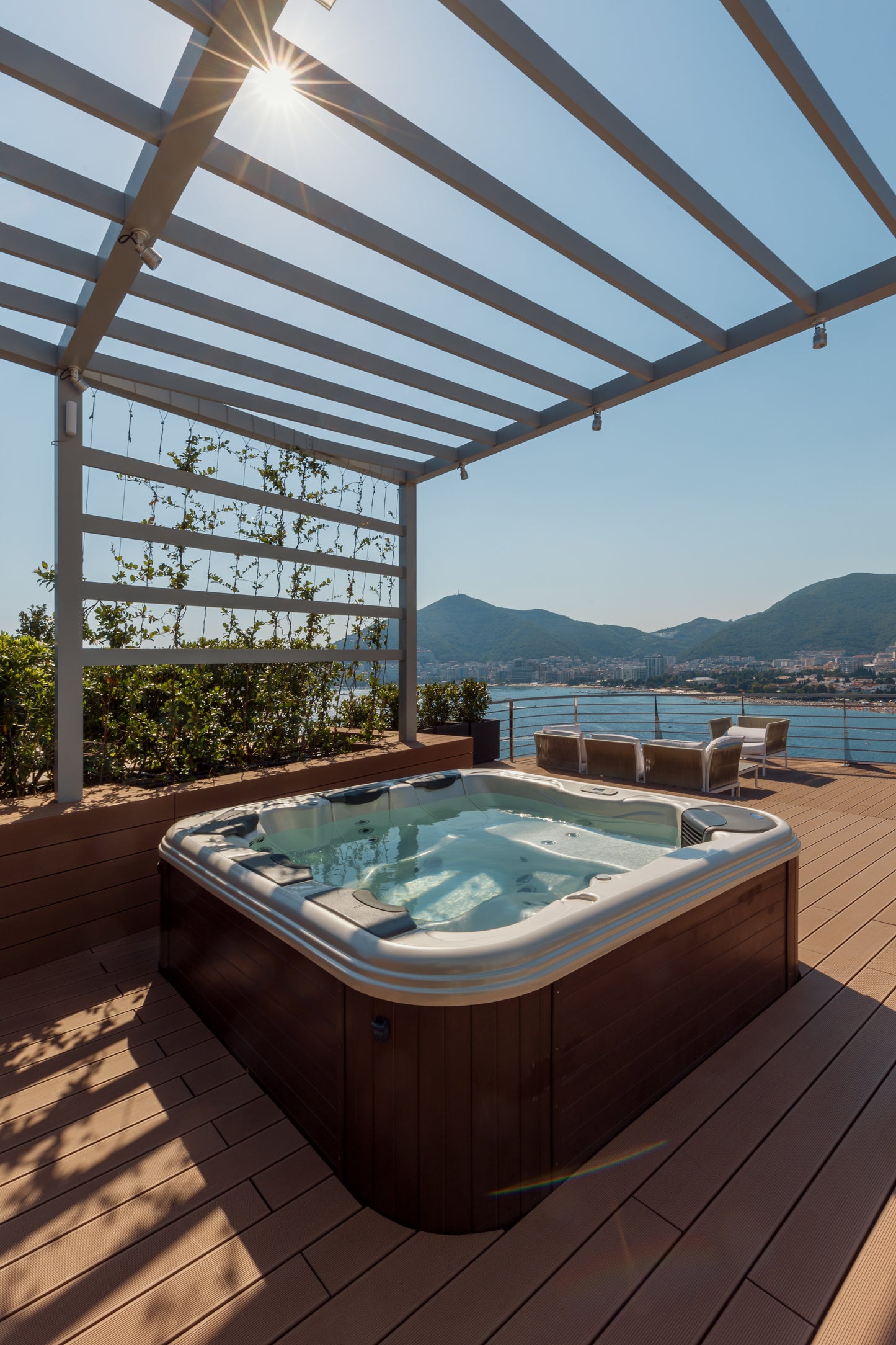 Penthouse With Panoramic Views And Jacuzzi In Budva