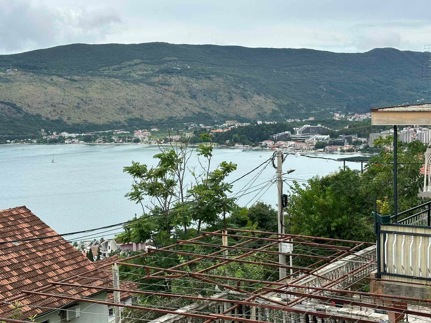 Large House In Herceg Novi With Sea View & Parking