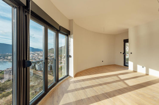3 Bedroom Apartment In New Building Overlooking The Bay