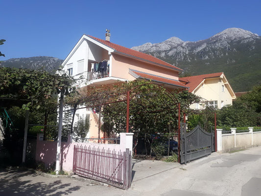 3 Storey House With Parking In Zelenika