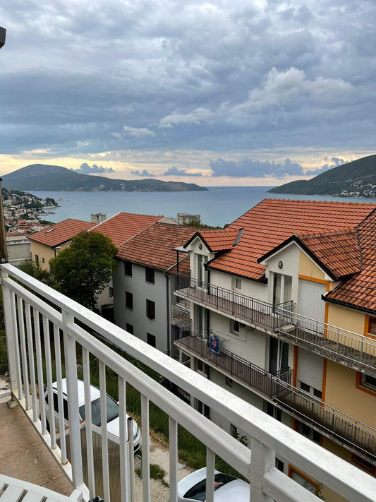 4 Bedroom House With Sea Views In Igalo, Herceg Novi