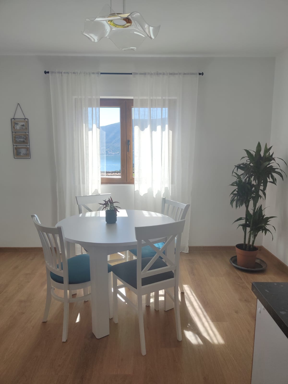 2 Bedroom Apartment With Sea View In Igalo