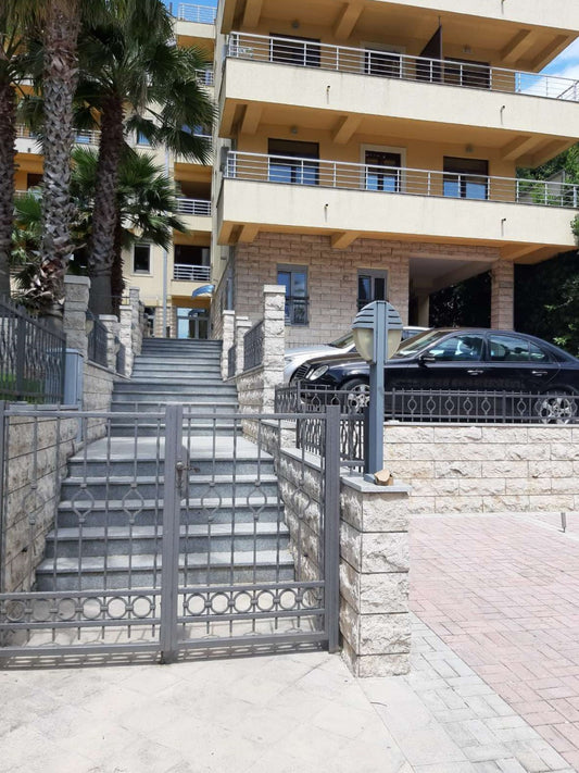 1 Bedroom Apartment In Igalo 50m From The Sea