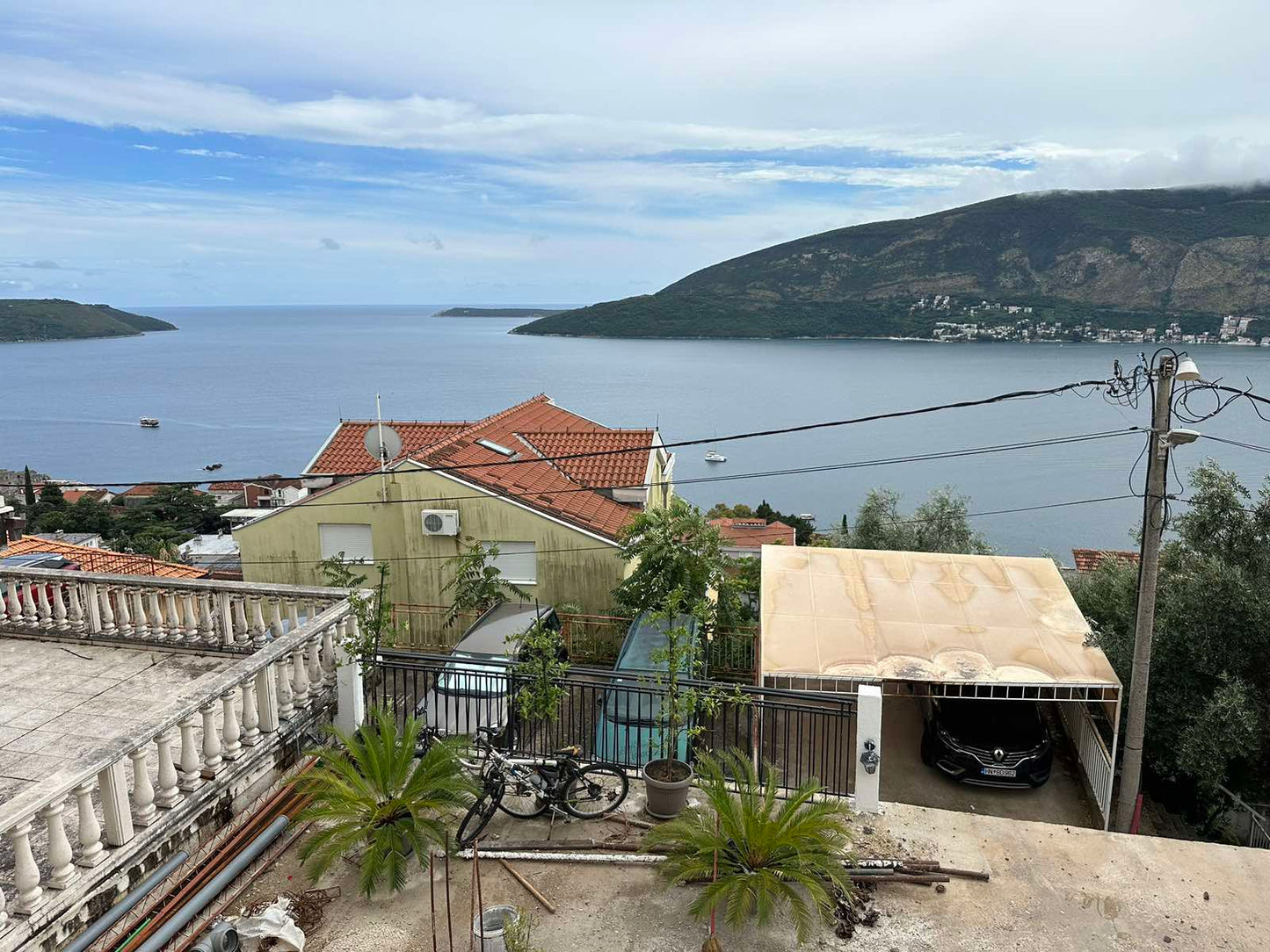 Large House In Herceg Novi With Sea View & Parking