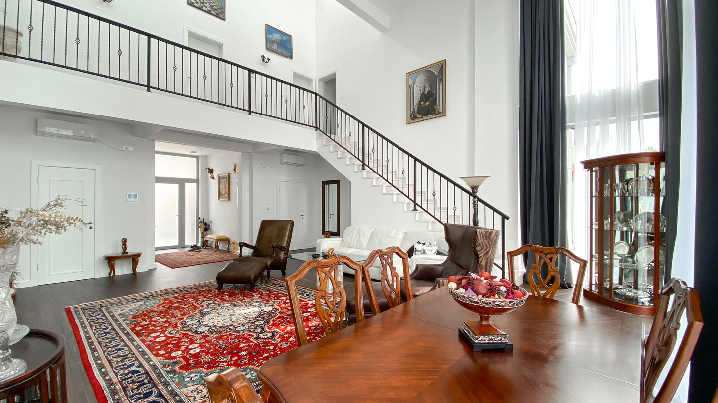 Luxury 4 Bedroom Villa With Pool & Sea View in Kumbor