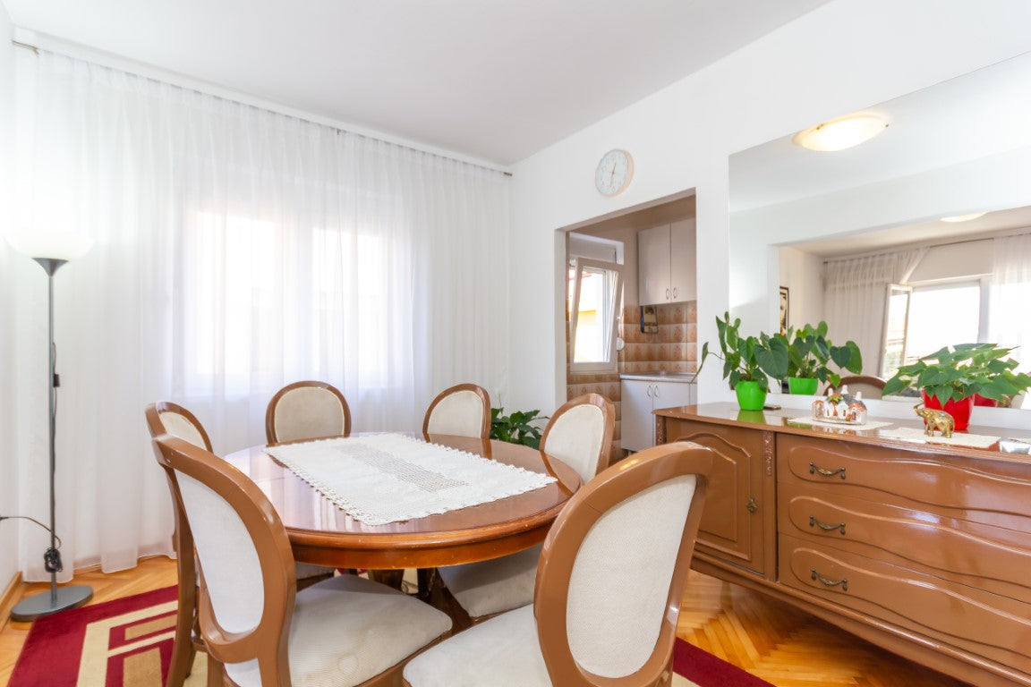 Large House With 3 Separate Apartments With Parking & Garden In Igalo