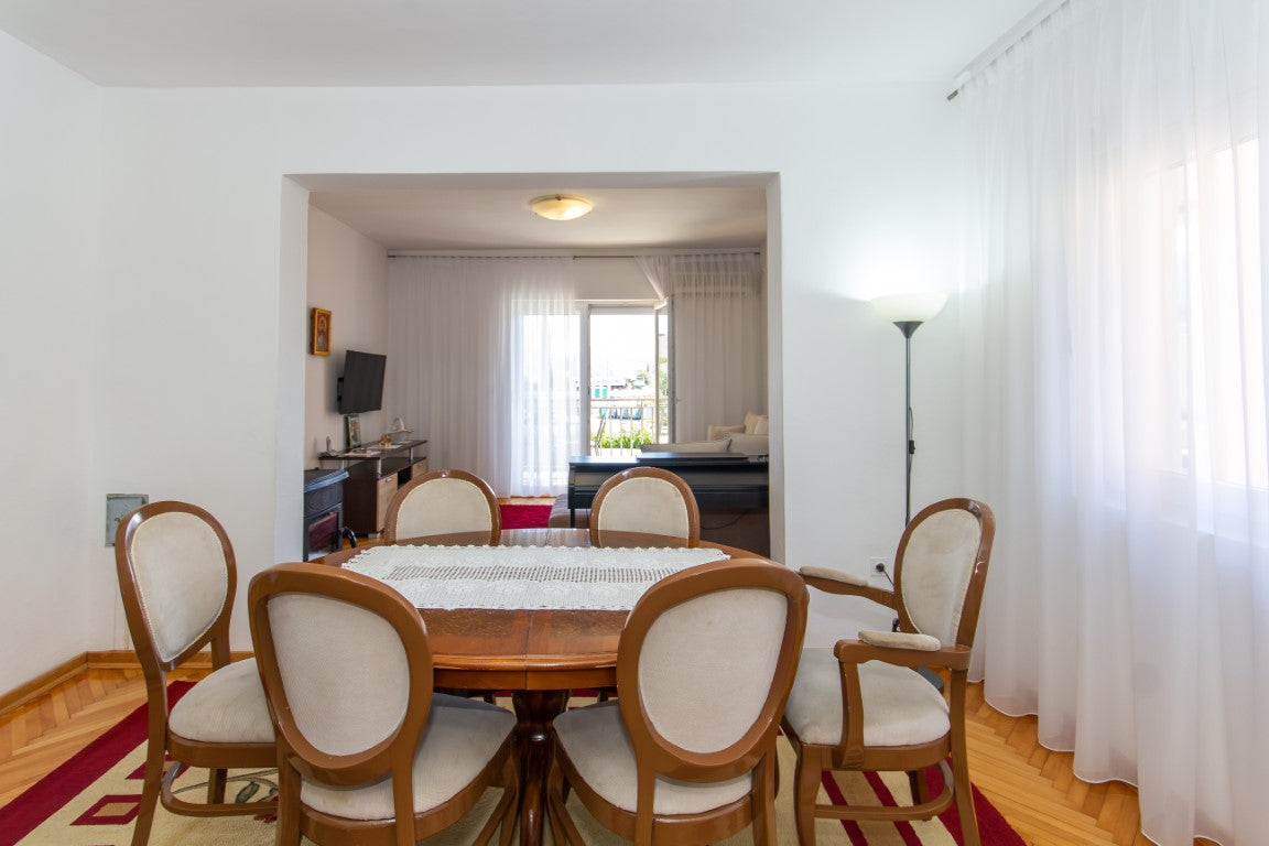 Large House With 3 Separate Apartments With Parking & Garden In Igalo