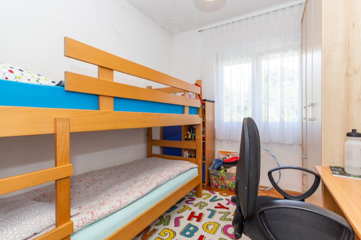 Large House With 3 Separate Apartments With Parking & Garden In Igalo