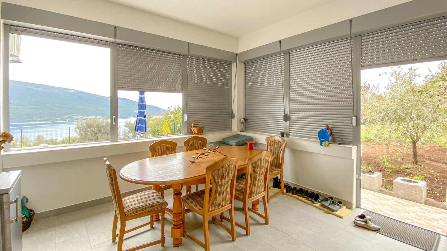 Luxury 4 Bedroom Villa With Pool & Sea View in Kumbor