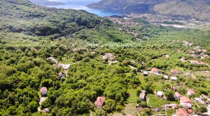 Large Development Plot in Ratiševina Above Igalo