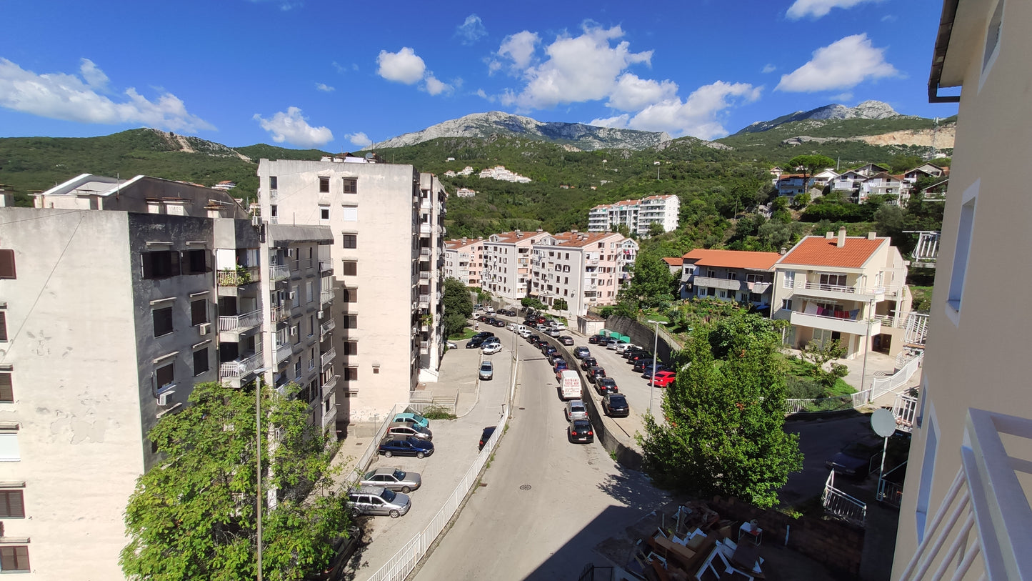 Spacious 3 Bedroom Apartment With Views Across The Bay In Heart Of Herceg Novi