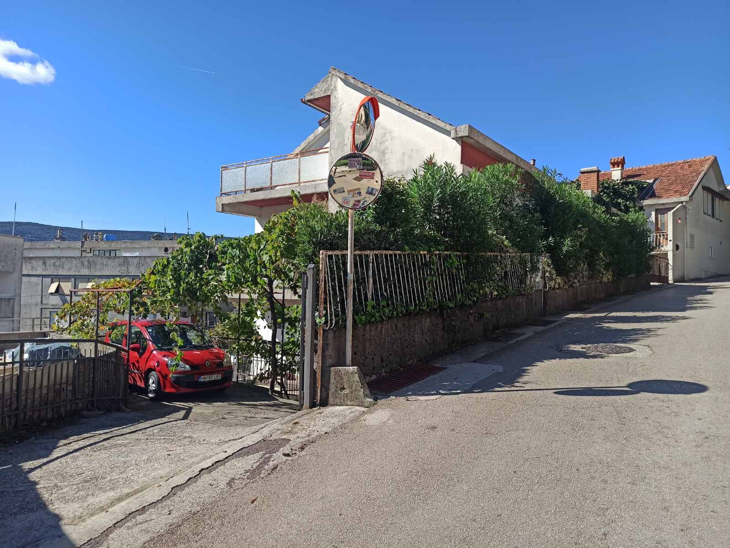 4 Bedroom House With Sea Views And Garage In Herceg Novi