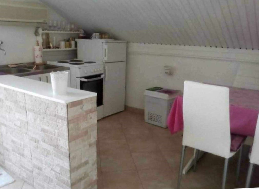 2 Bedroom Duplex A Few Minutes Walk To The Beach In Djenovici